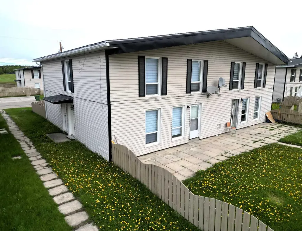 4510 8a Avenue Edson AB T7E 1B3