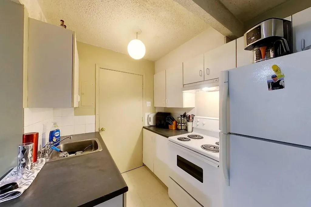 4510 8a Avenue Edson AB T7E 1B3