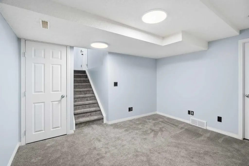 337 Copperfield Boulevard SE Calgary AB T2Z 4Z4