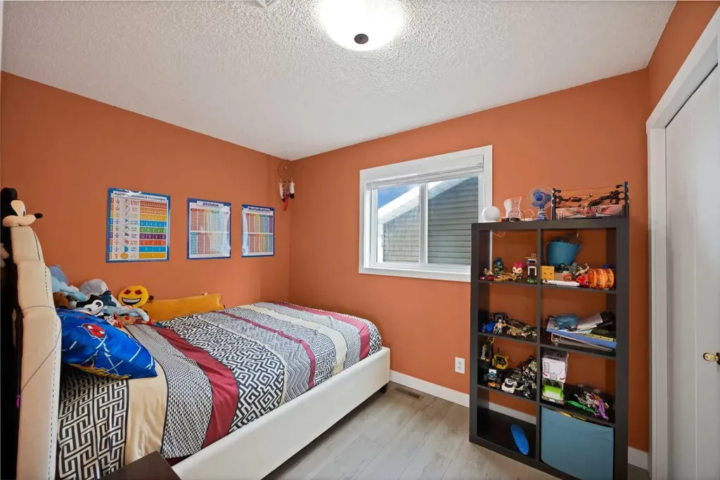 147 Harvest Oak Crescent NE Calgary AB T3K 4C8