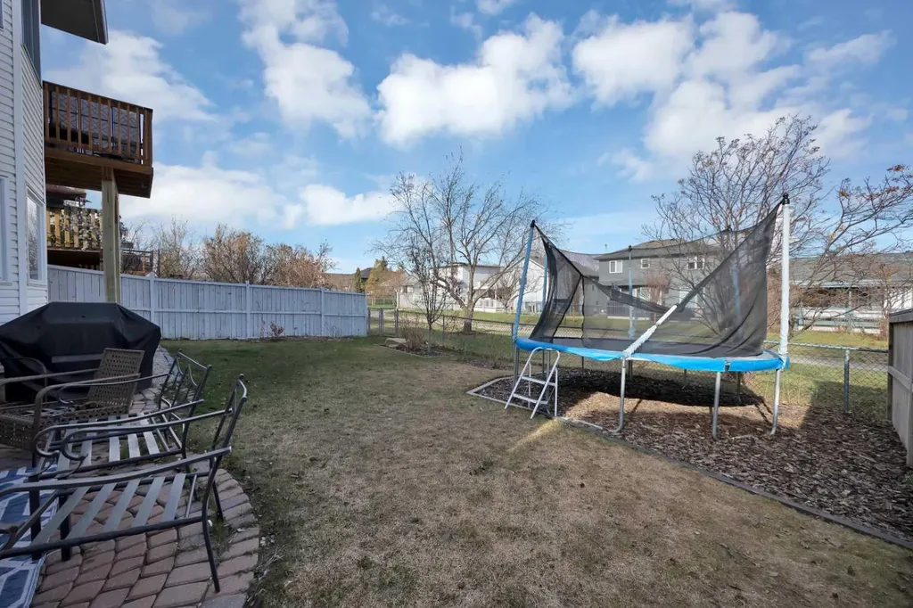 147 Harvest Oak Crescent NE Calgary AB T3K 4C8