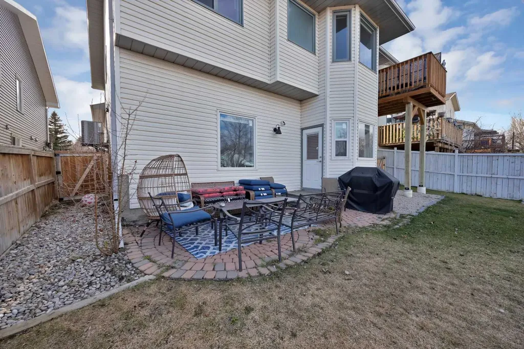 147 Harvest Oak Crescent NE Calgary AB T3K 4C8