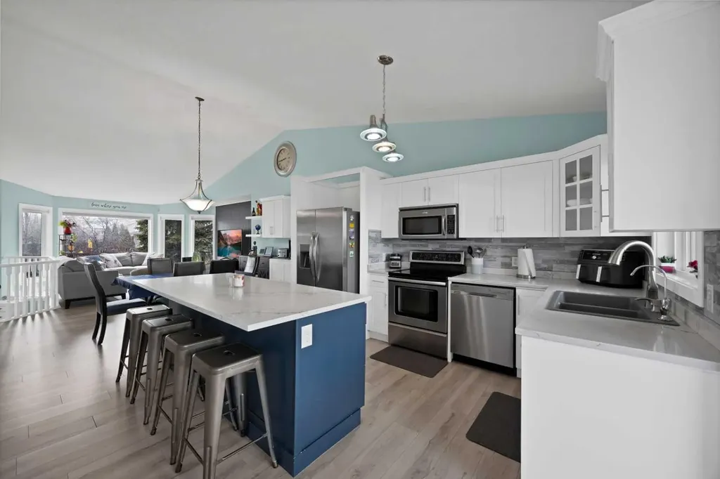 147 Harvest Oak Crescent NE Calgary AB T3K 4C8