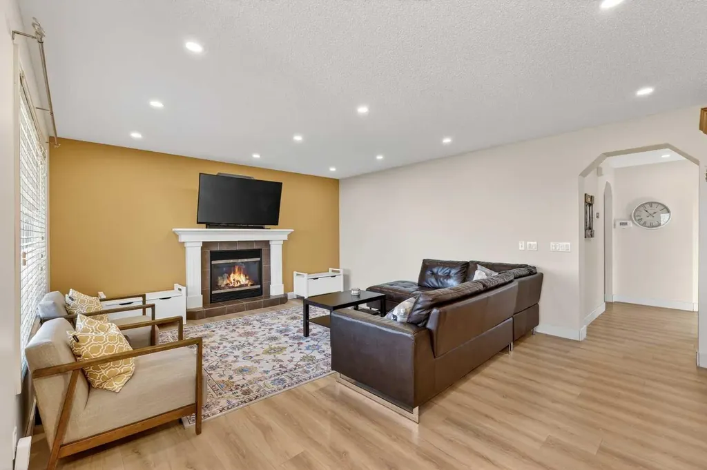 190 Sagewood Drive SW Airdrie AB T4B 3B3
