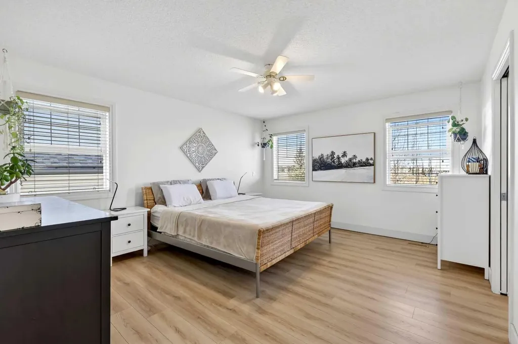 190 Sagewood Drive SW Airdrie AB T4B 3B3
