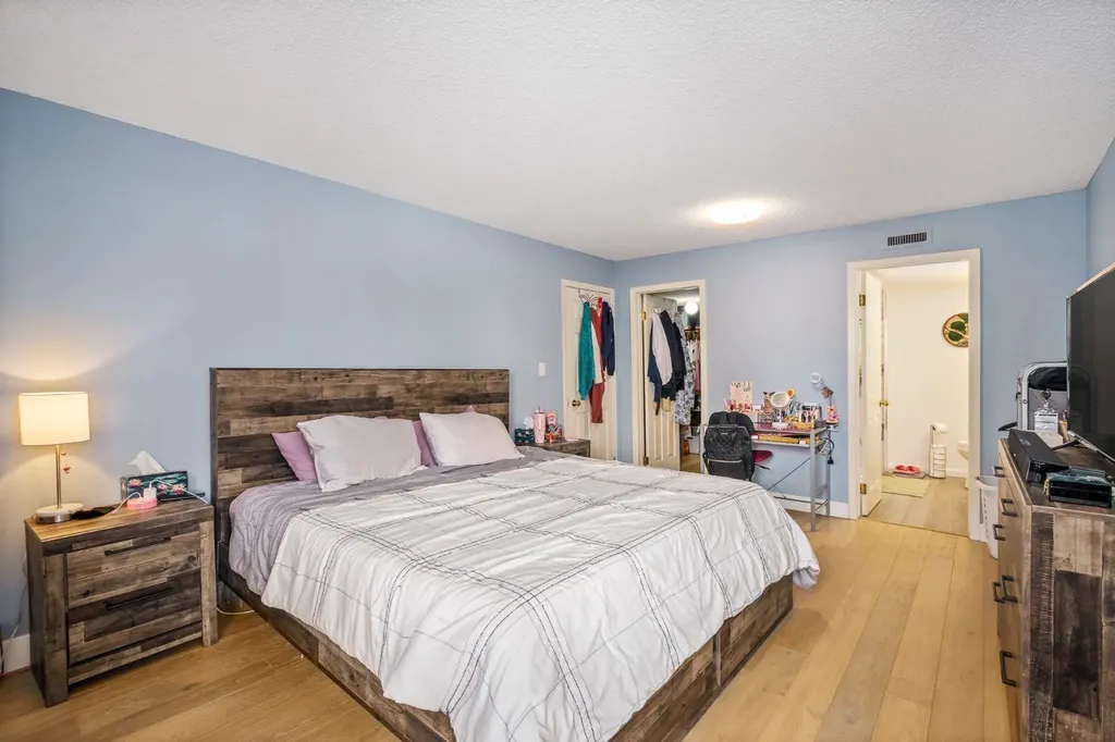 1001 13 Avenue SW Calgary AB T2R 0L5