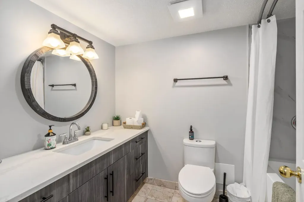 1001 13 Avenue SW Calgary AB T2R 0L5