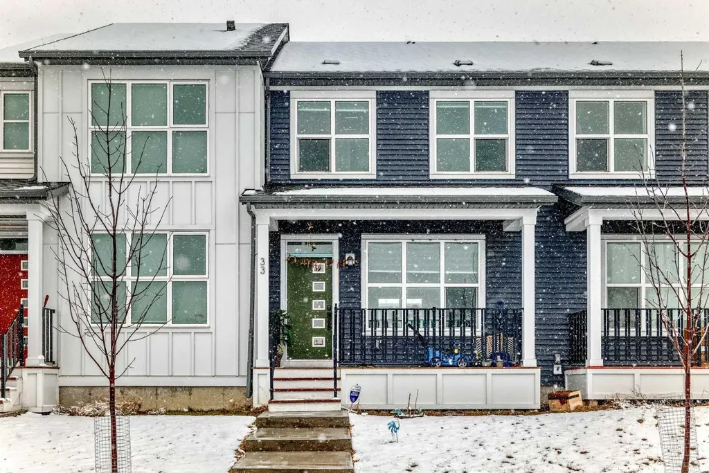 33 Savanna Manor NE Calgary AB T3J 2J8