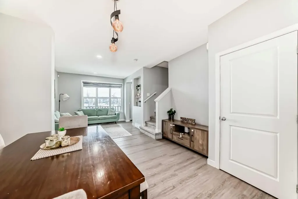 33 Savanna Manor NE Calgary AB T3J 2J8