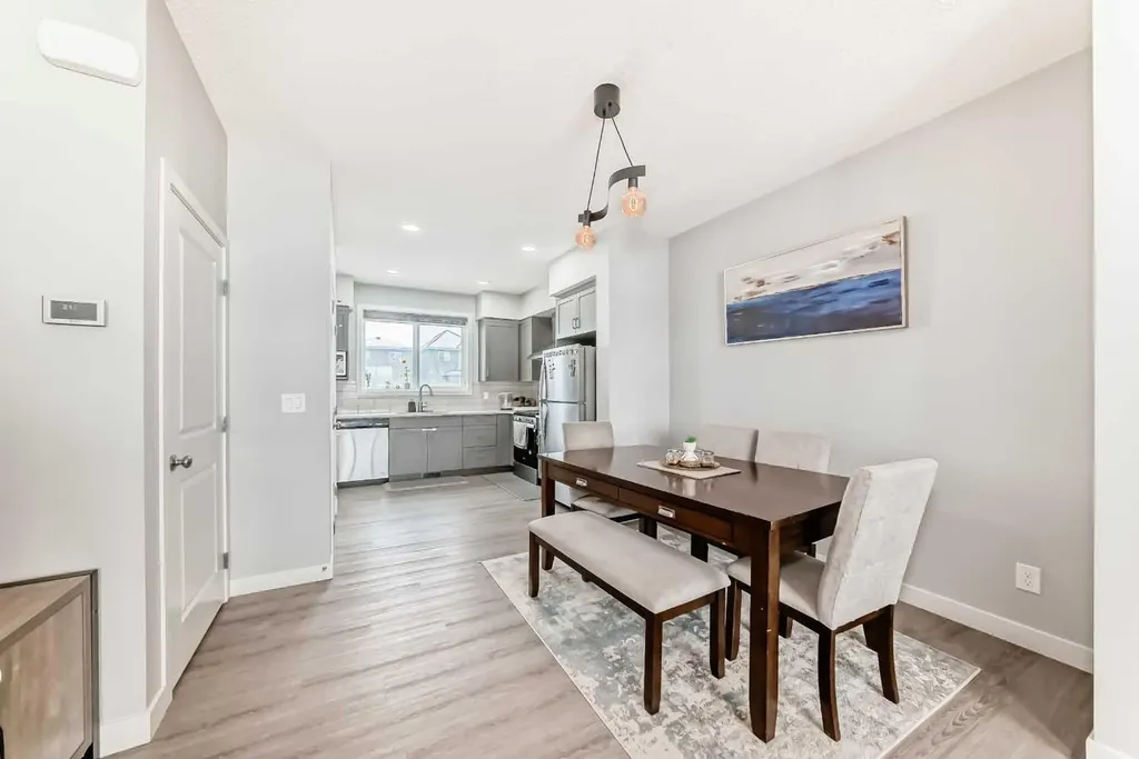 33 Savanna Manor NE Calgary AB T3J 2J8