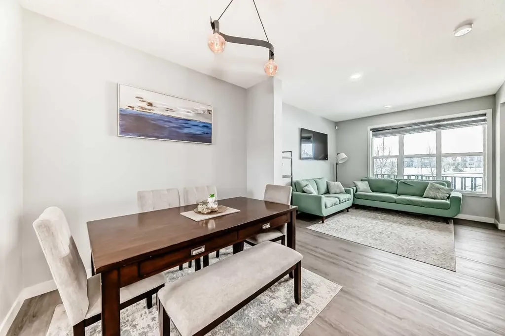 33 Savanna Manor NE Calgary AB T3J 2J8
