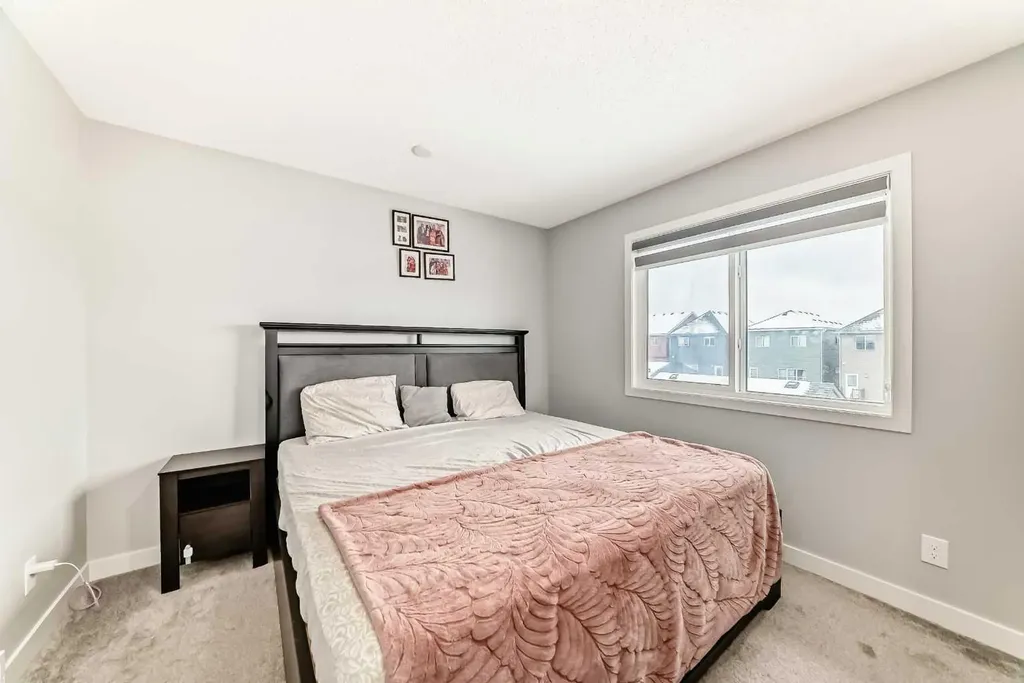 33 Savanna Manor NE Calgary AB T3J 2J8