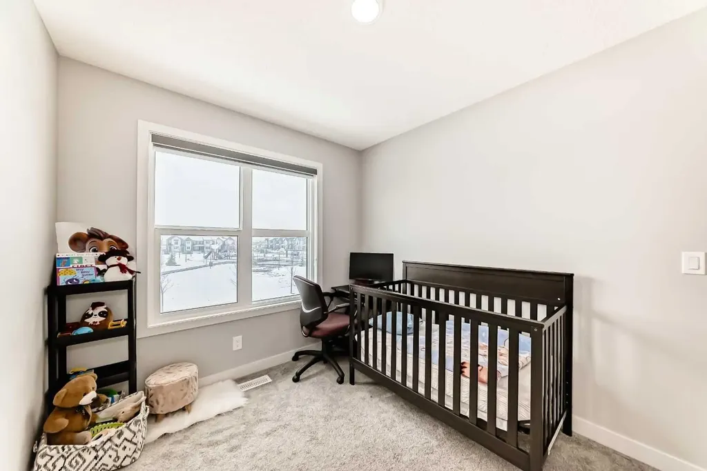 33 Savanna Manor NE Calgary AB T3J 2J8