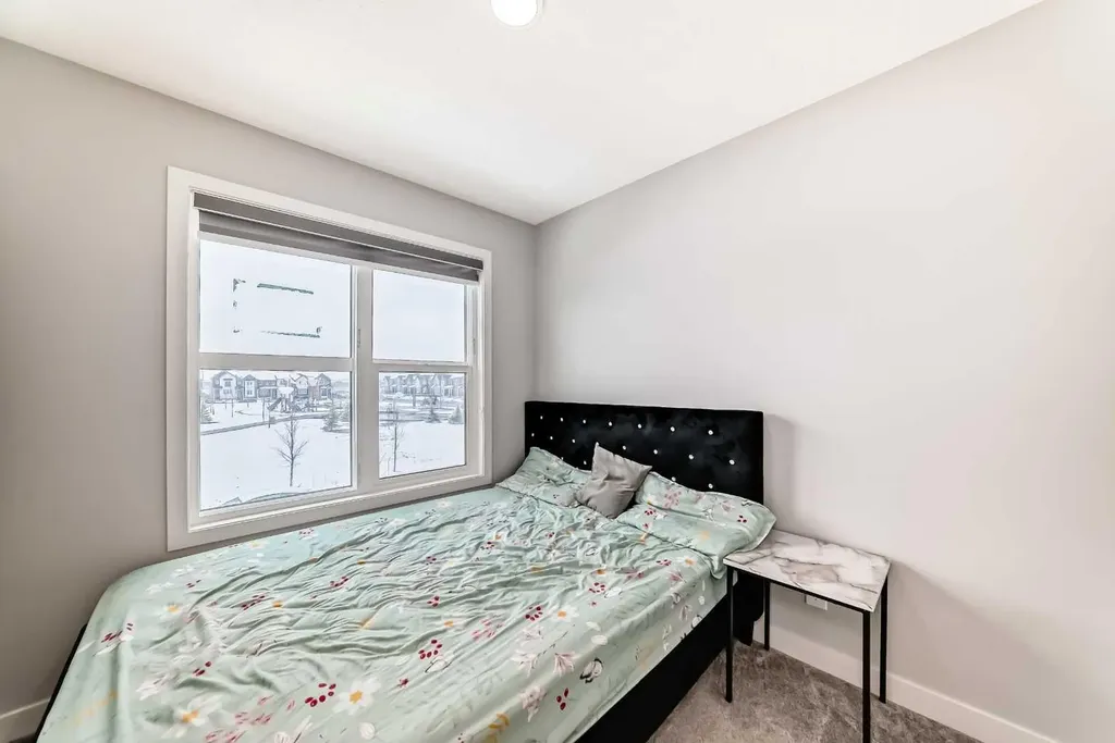 33 Savanna Manor NE Calgary AB T3J 2J8