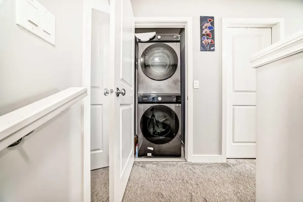 33 Savanna Manor NE Calgary AB T3J 2J8