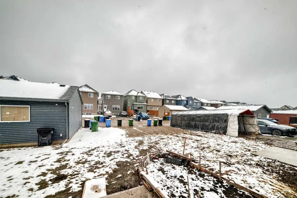 33 Savanna Manor NE Calgary AB T3J 2J8