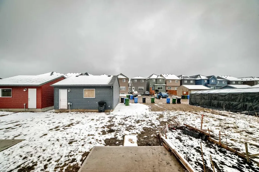 33 Savanna Manor NE Calgary AB T3J 2J8