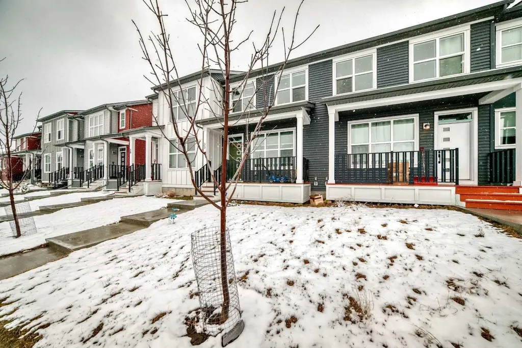 33 Savanna Manor NE Calgary AB T3J 2J8