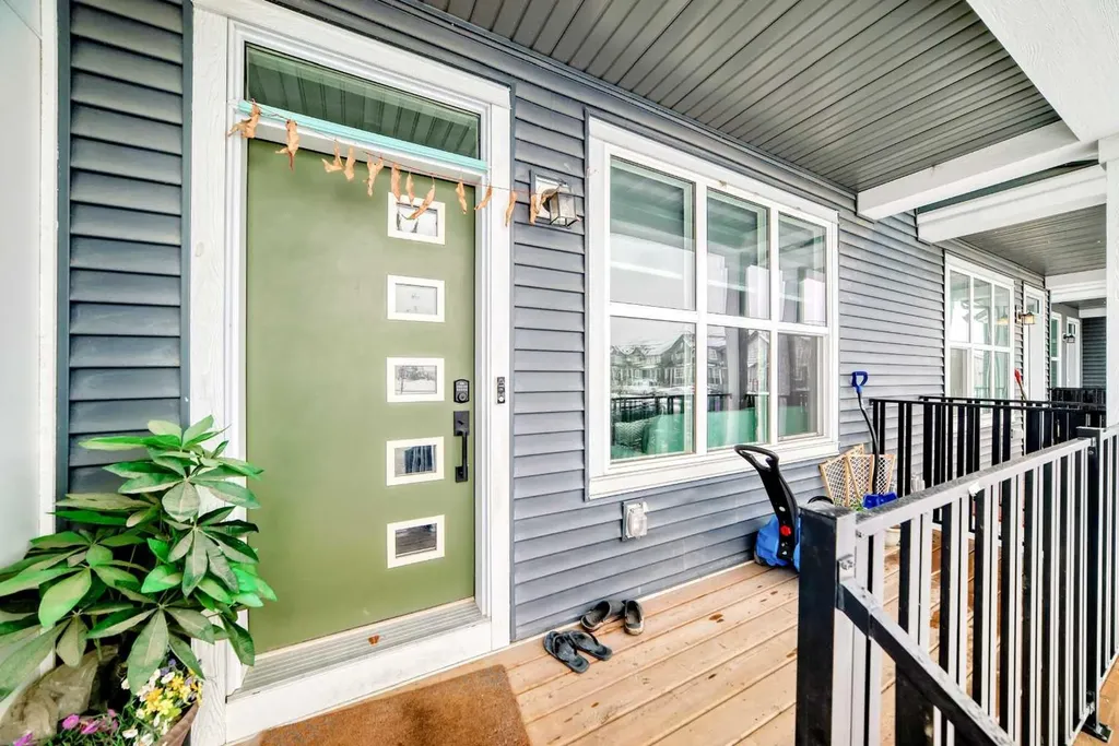 33 Savanna Manor NE Calgary AB T3J 2J8