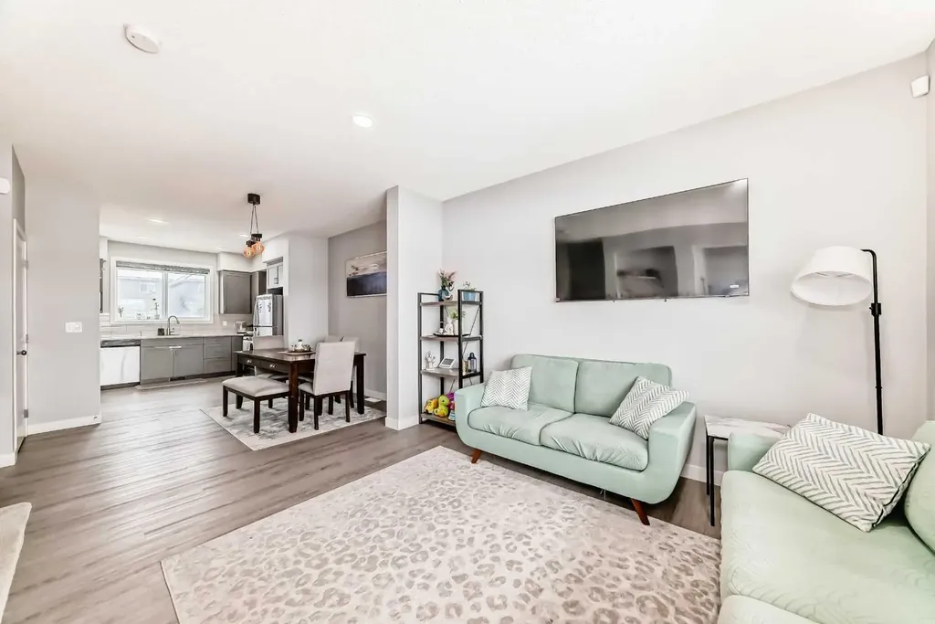 33 Savanna Manor NE Calgary AB T3J 2J8