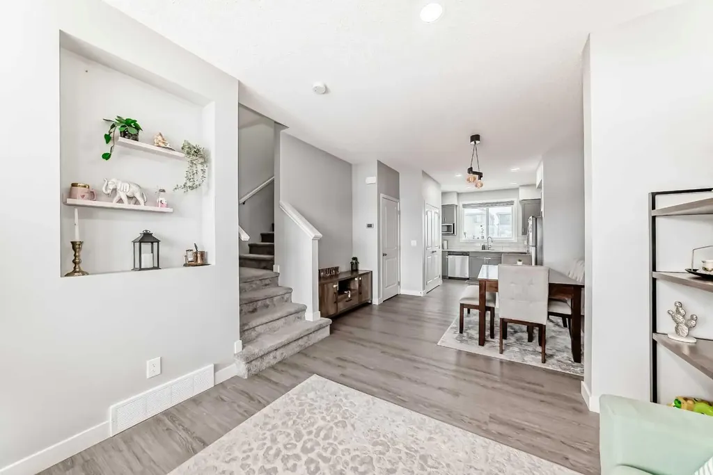 33 Savanna Manor NE Calgary AB T3J 2J8