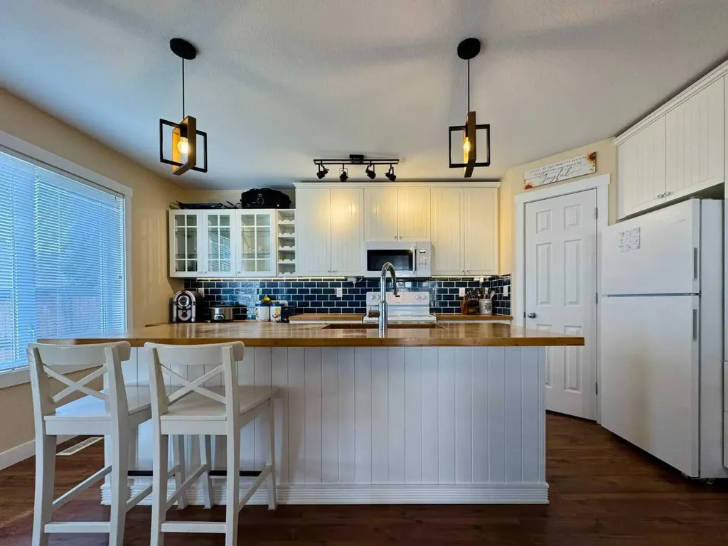 86 Riverstone Boulevard W Lethbridge AB T1K 7X5
