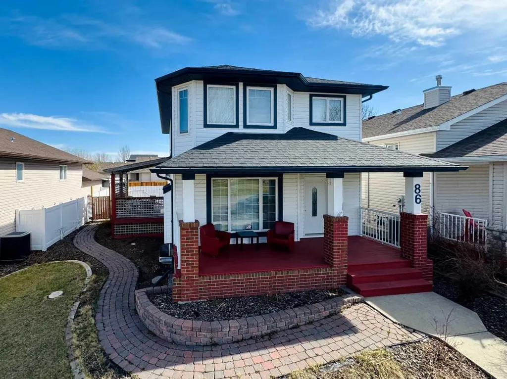 86 Riverstone Boulevard W Lethbridge AB T1K 7X5