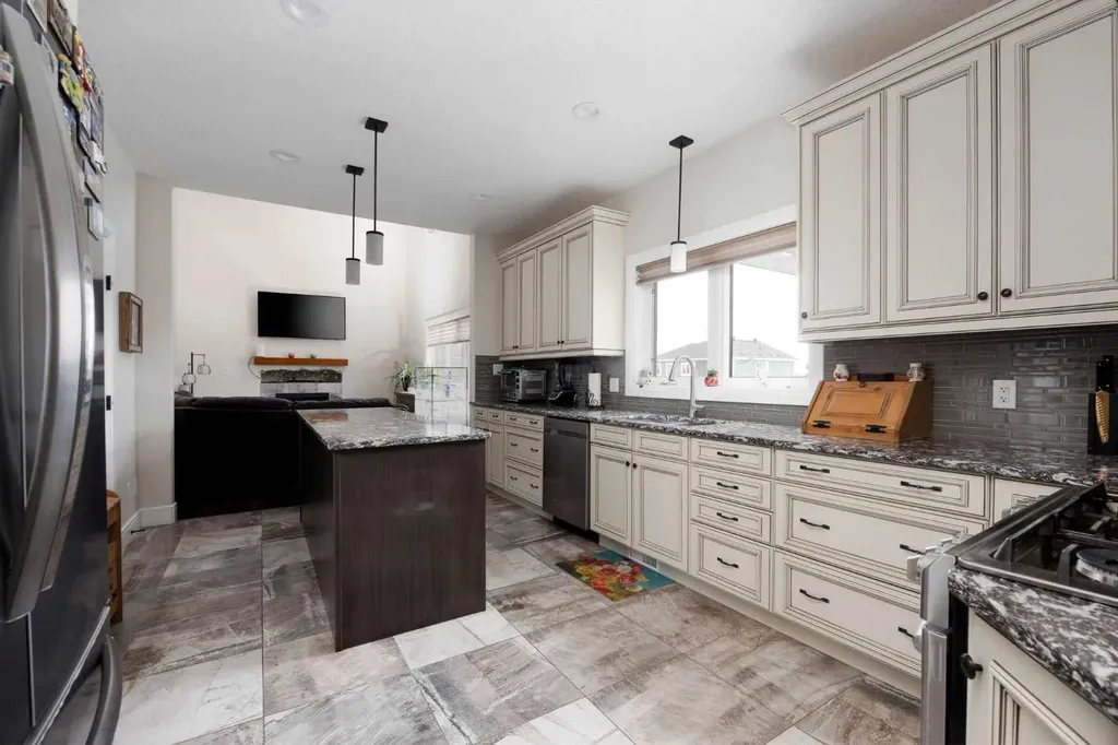 141 Beaverglen Close Fort Mcmurray AB T9H 2V4