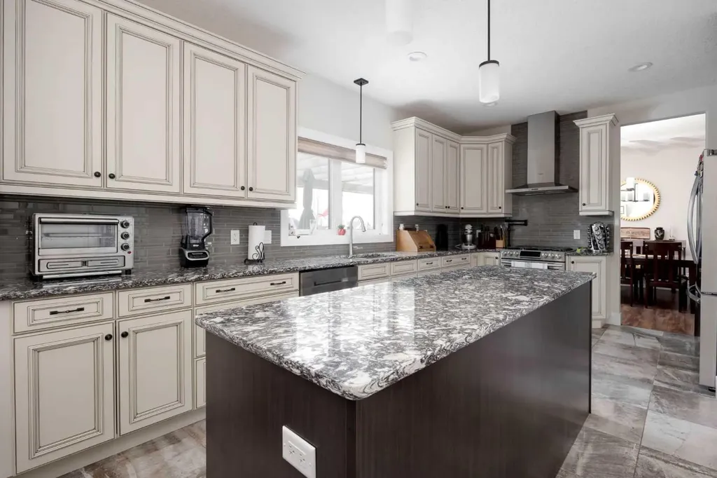 141 Beaverglen Close Fort Mcmurray AB T9H 2V4