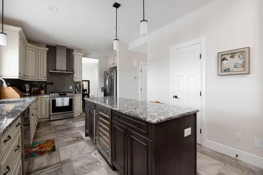 141 Beaverglen Close Fort Mcmurray AB T9H 2V4