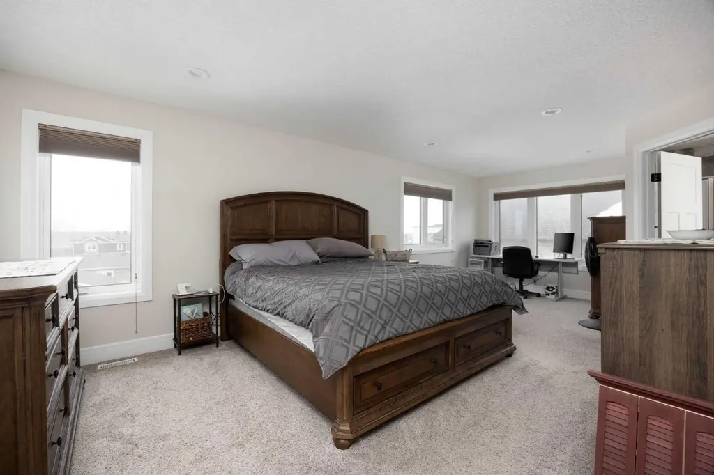 141 Beaverglen Close Fort Mcmurray AB T9H 2V4