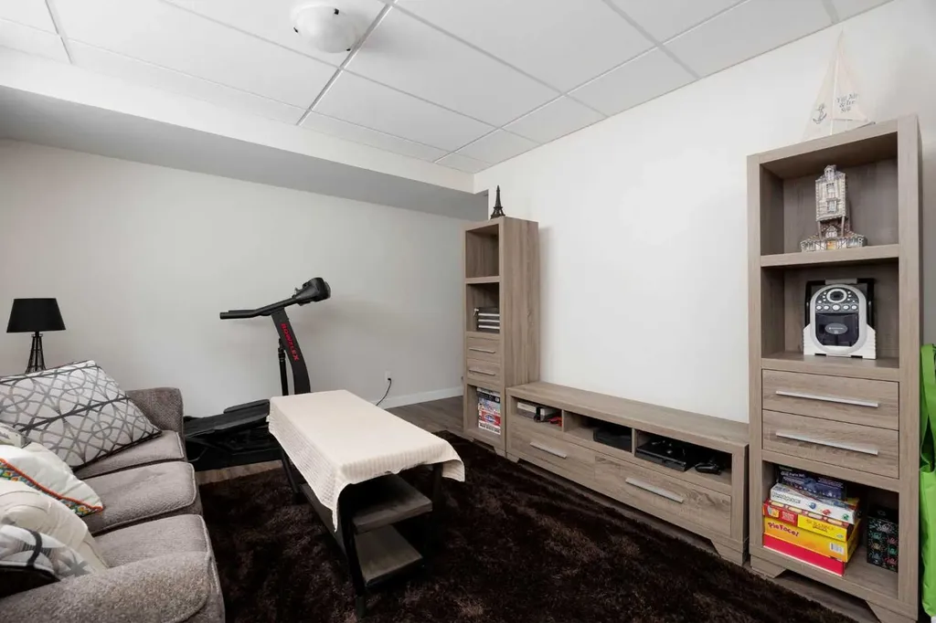 141 Beaverglen Close Fort Mcmurray AB T9H 2V4