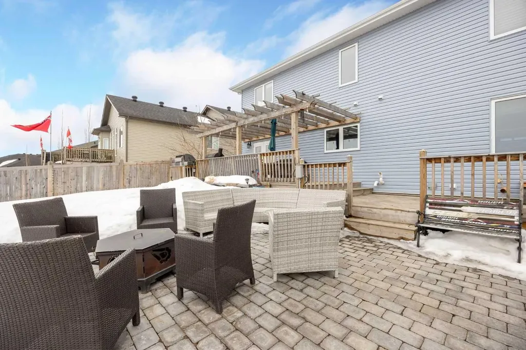 141 Beaverglen Close Fort Mcmurray AB T9H 2V4