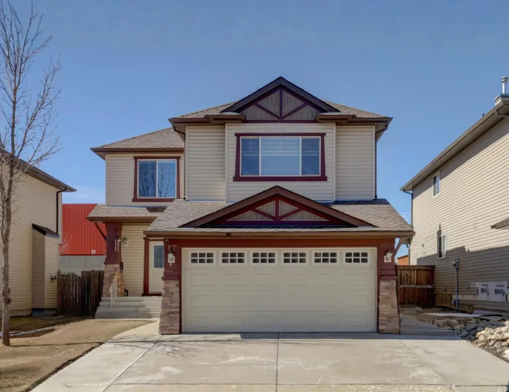 17 Royal Birch Way NW Calgary AB T3G 5X8