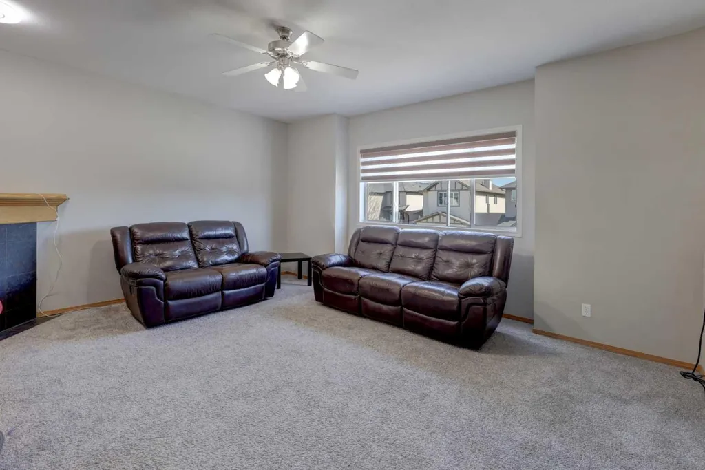 17 Royal Birch Way NW Calgary AB T3G 5X8