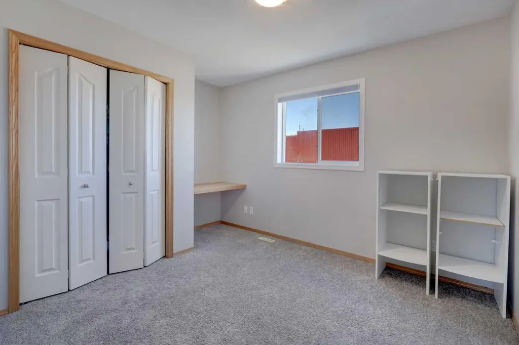 17 Royal Birch Way NW Calgary AB T3G 5X8