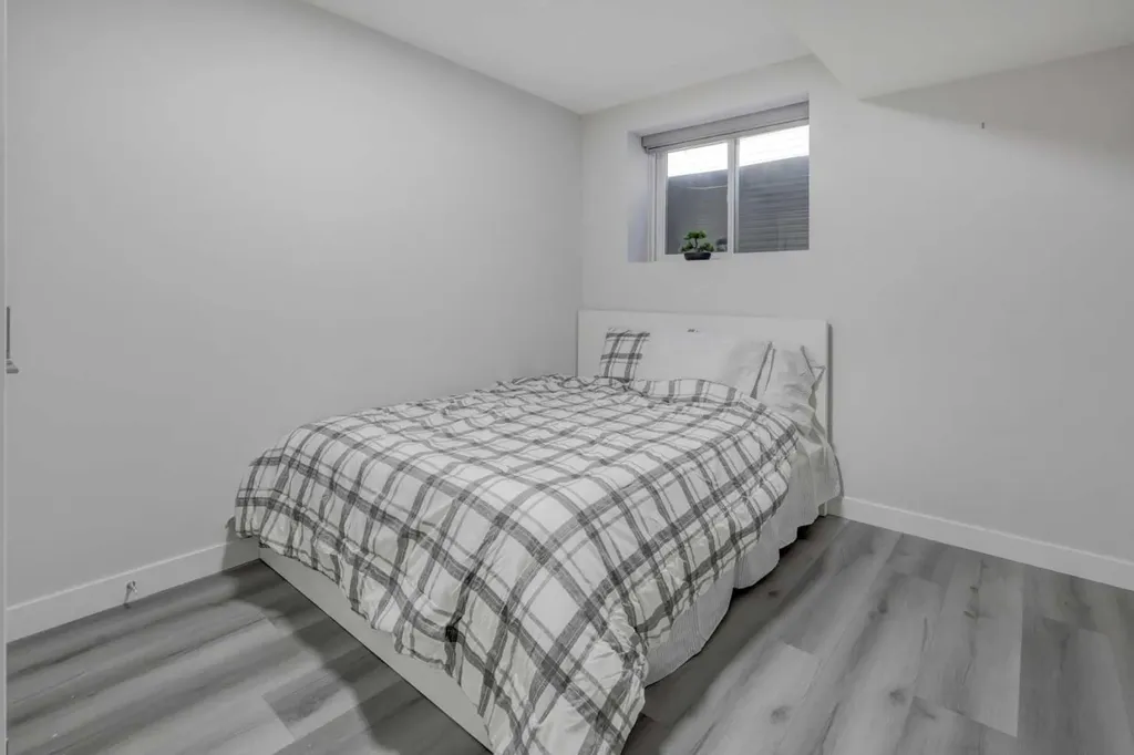 17 Royal Birch Way NW Calgary AB T3G 5X8
