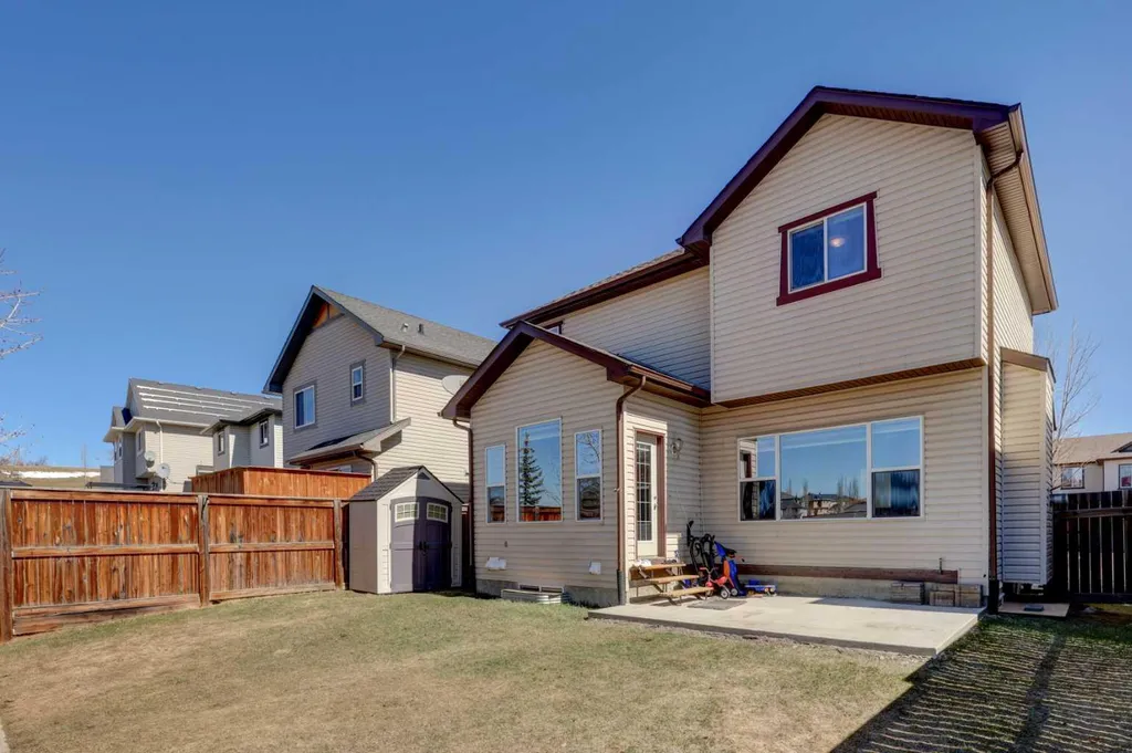 17 Royal Birch Way NW Calgary AB T3G 5X8