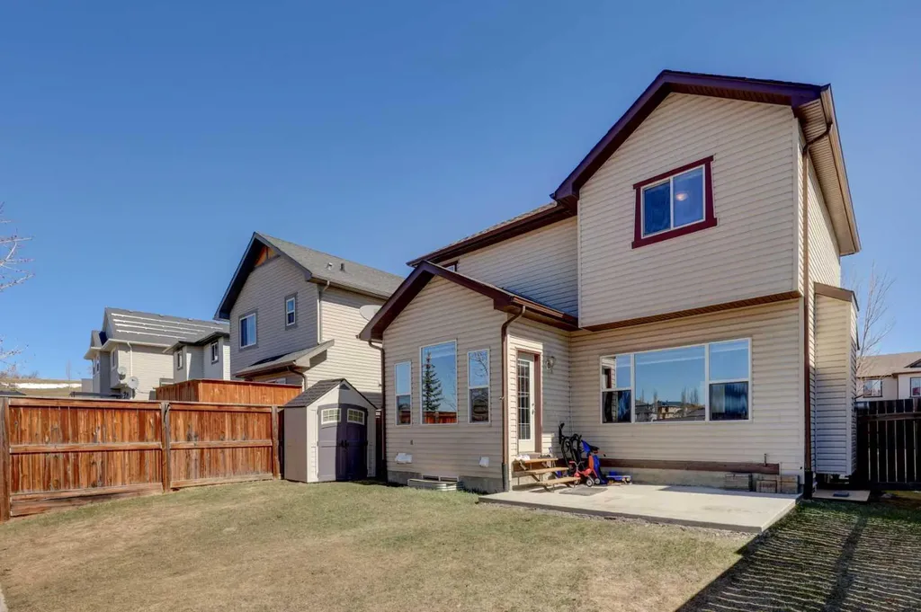 17 Royal Birch Way NW Calgary AB T3G 5X8