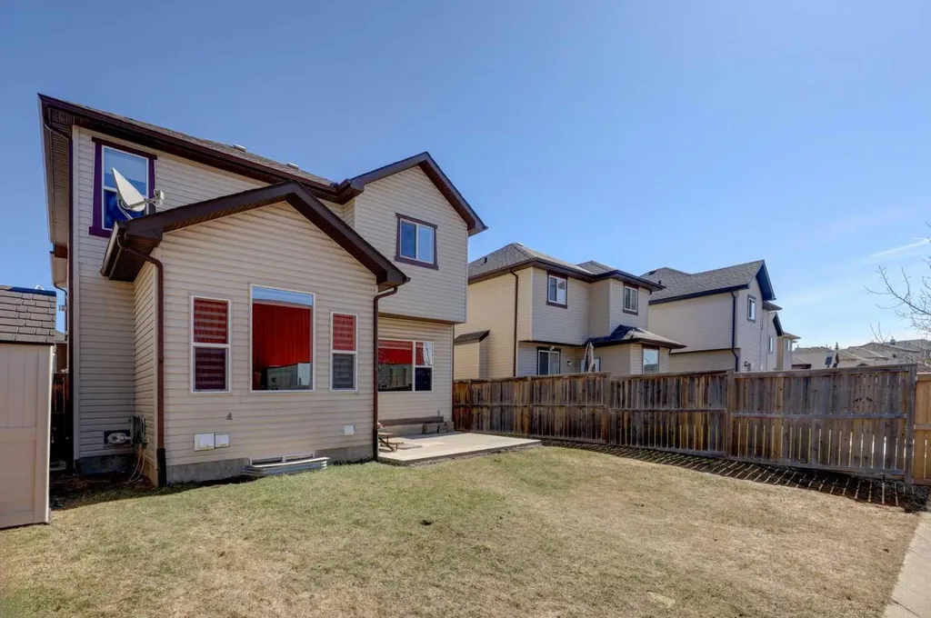 17 Royal Birch Way NW Calgary AB T3G 5X8