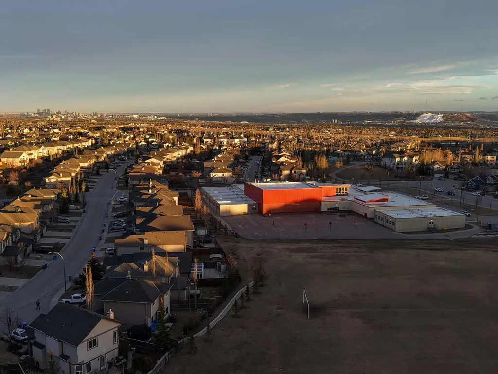 17 Royal Birch Way NW Calgary AB T3G 5X8