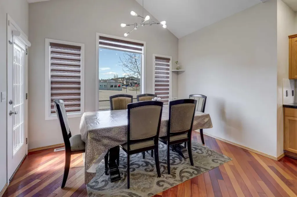 17 Royal Birch Way NW Calgary AB T3G 5X8