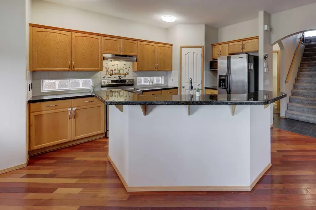 17 Royal Birch Way NW Calgary AB T3G 5X8