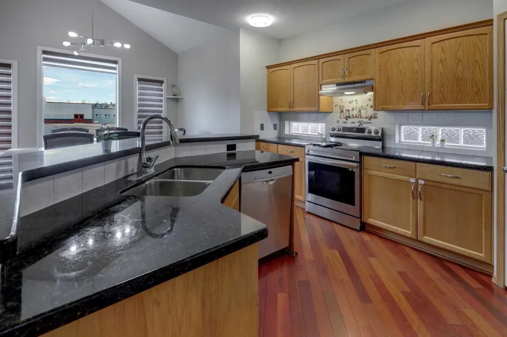 17 Royal Birch Way NW Calgary AB T3G 5X8