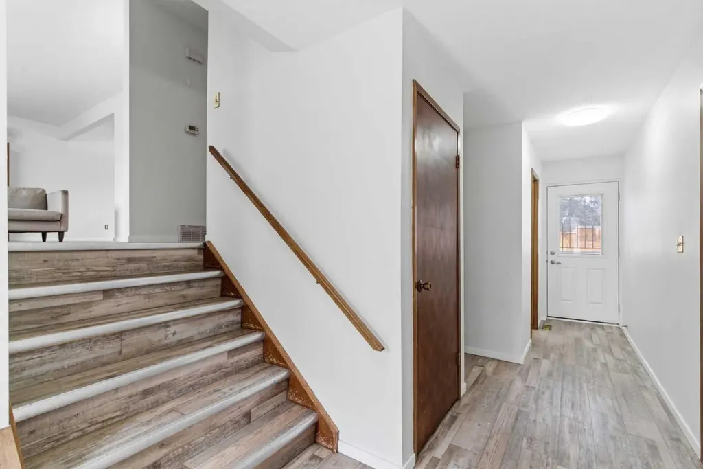 5048 Dalhart Road NW Calgary AB T3A 1V8