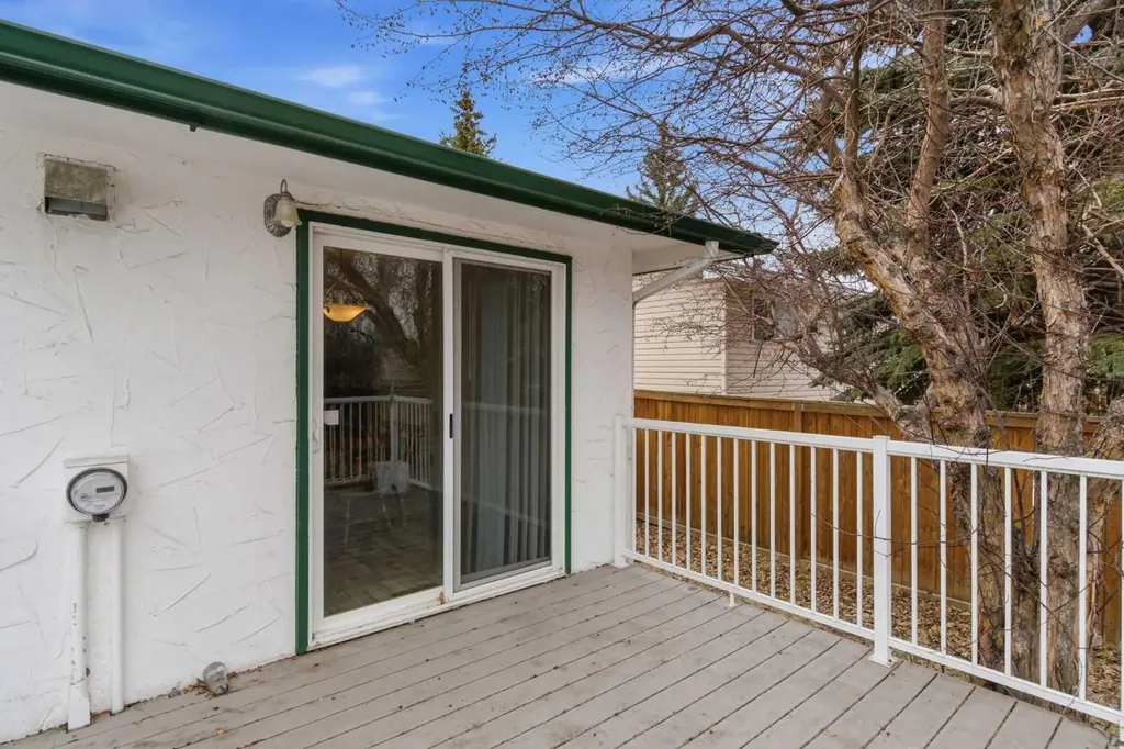 5048 Dalhart Road NW Calgary AB T3A 1V8