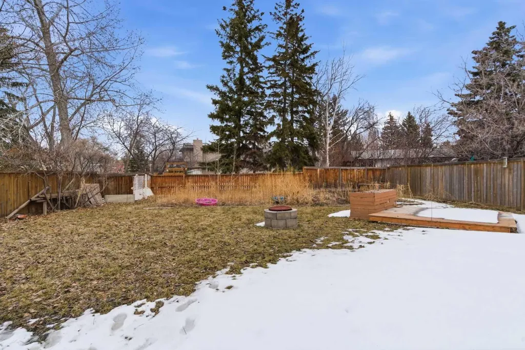 5048 Dalhart Road NW Calgary AB T3A 1V8