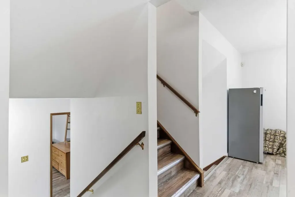 5048 Dalhart Road NW Calgary AB T3A 1V8