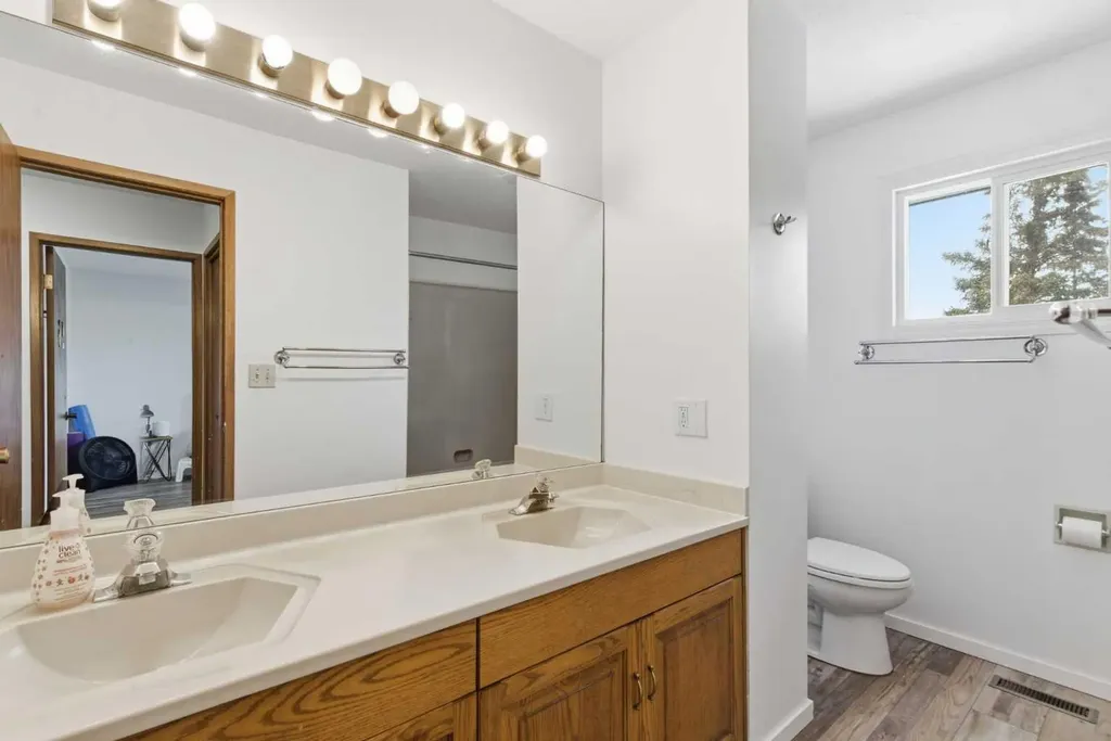 5048 Dalhart Road NW Calgary AB T3A 1V8