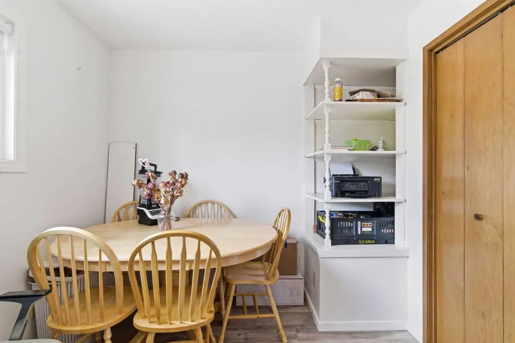 5048 Dalhart Road NW Calgary AB T3A 1V8